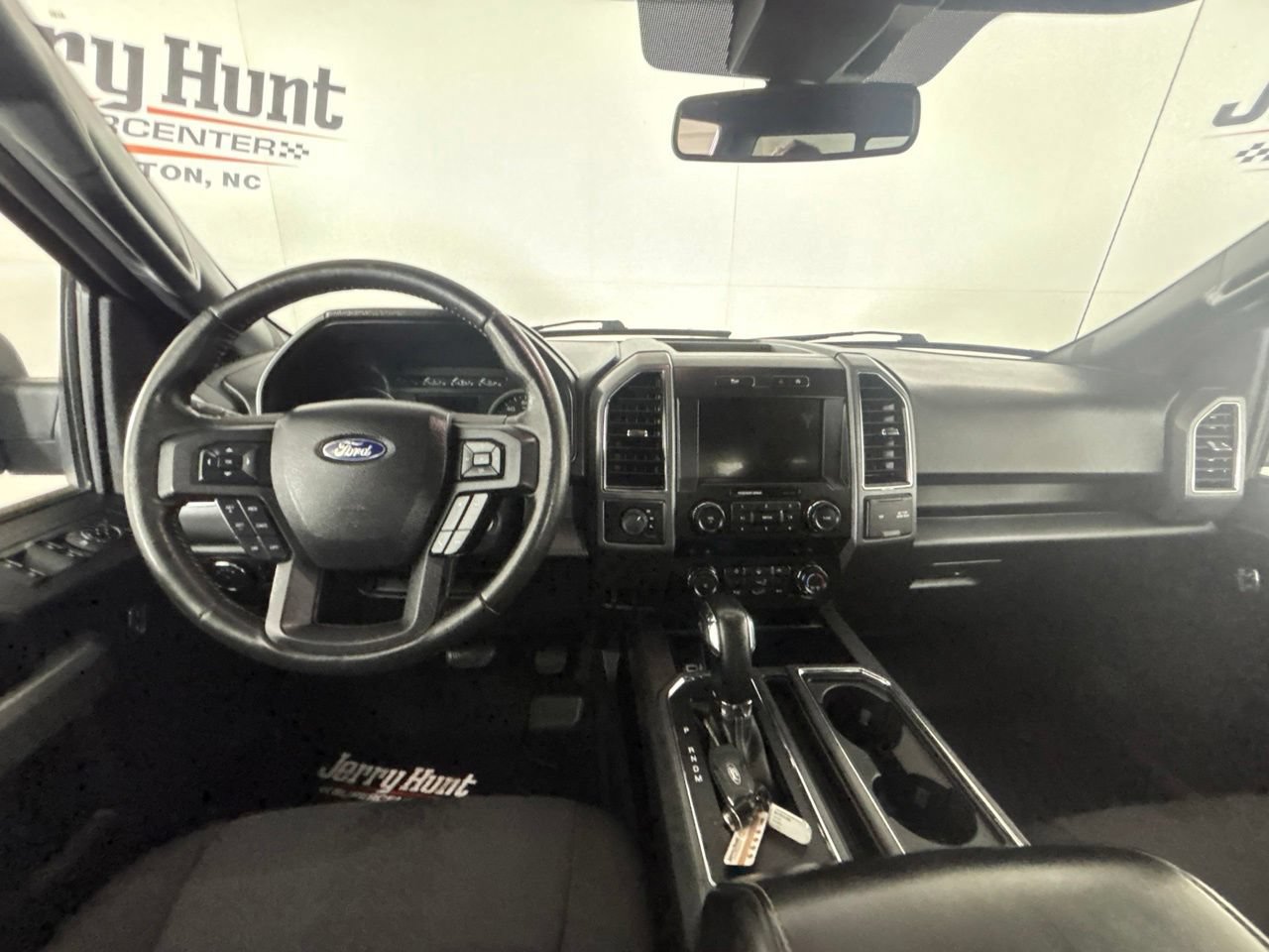 Used 2020 Ford F150 XLT w/ Equipment Group 302A Luxury AWD/4WD image 26
