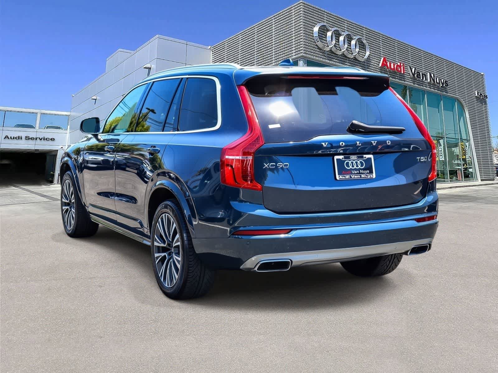 Used 2020 Volvo XC90 T5 Momentum w/ Protection Package Premier AWD/4WD image 2