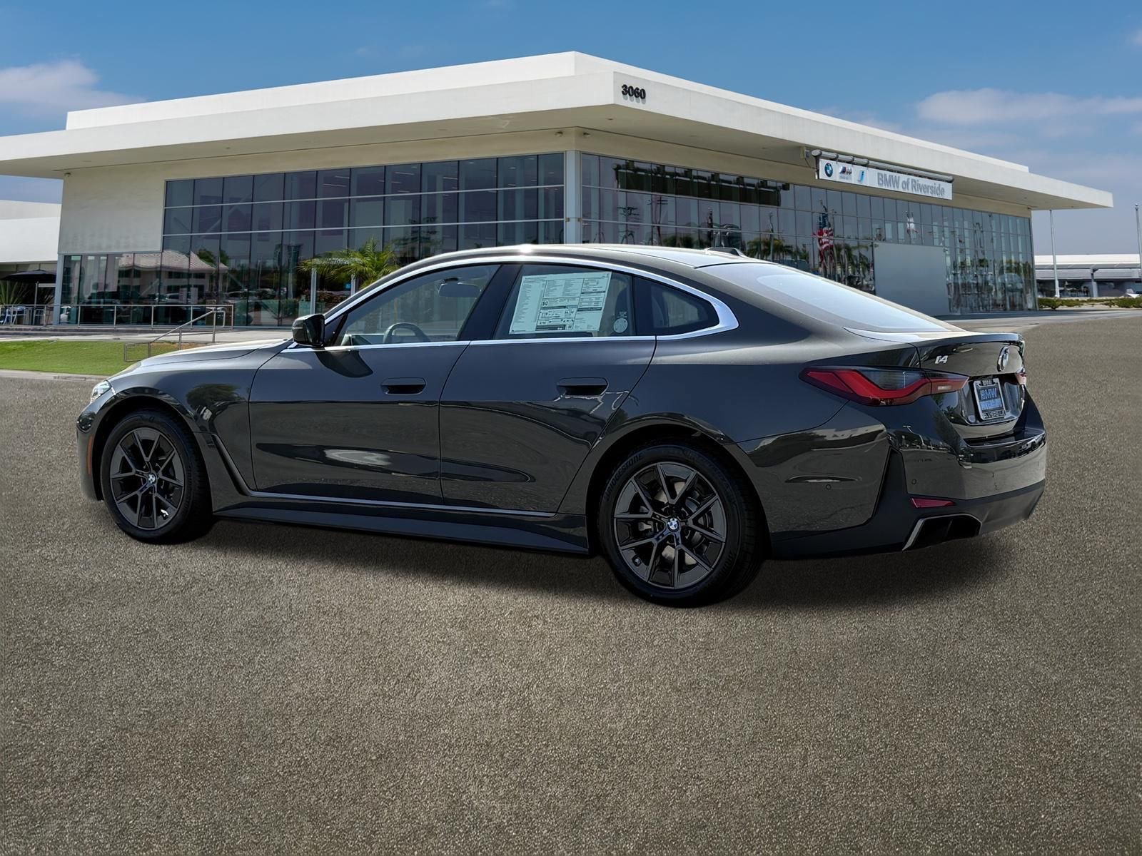 New 2026 BMW i4 eDrive40 w/ Parking Assistance Package RWD image 8