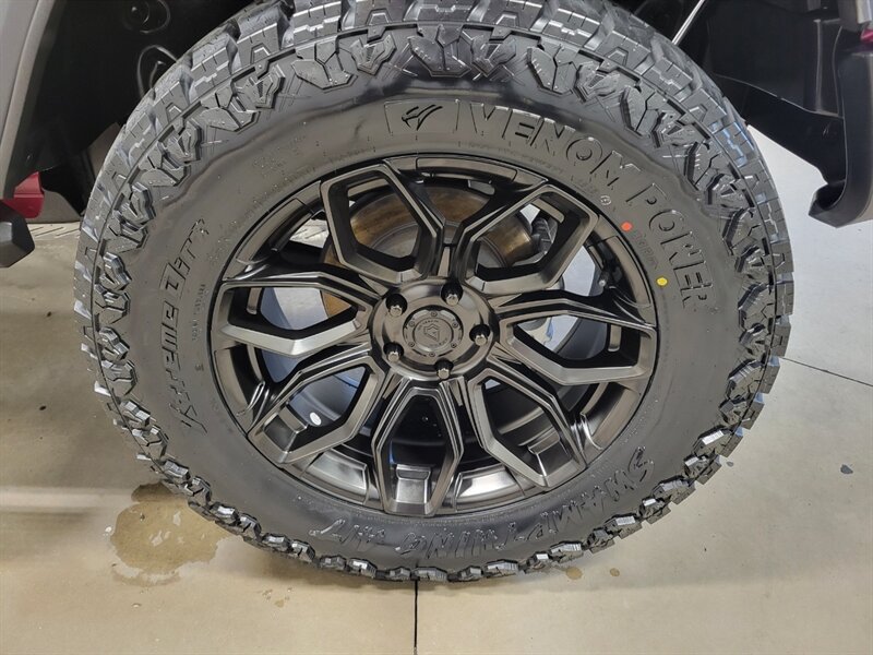 Used 2024 Jeep Wrangler Unlimited Sport AWD/4WD image 20