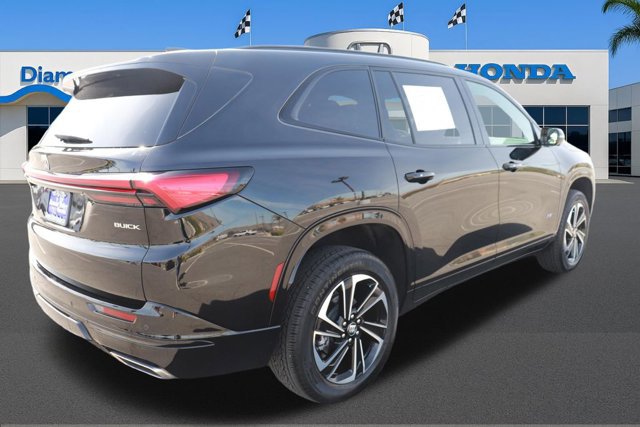 Used 2025 Buick Enclave Sport Touring image 8