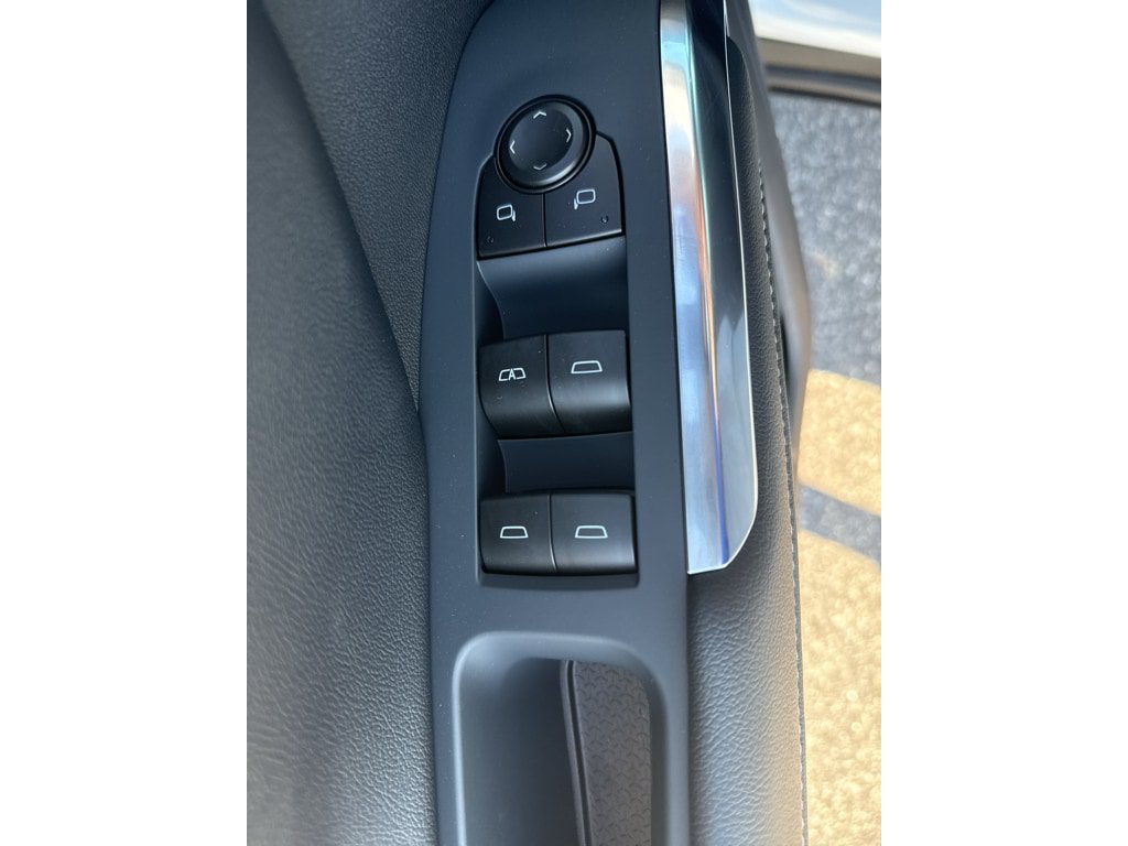 New 2027 Chevrolet Traverse LT w/ Sun and Wheel Package FWD image 7