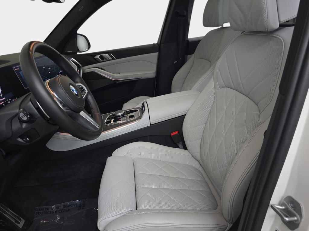 Used 2024 BMW X5 xDrive40i w/ M Sport Package AWD/4WD image 18