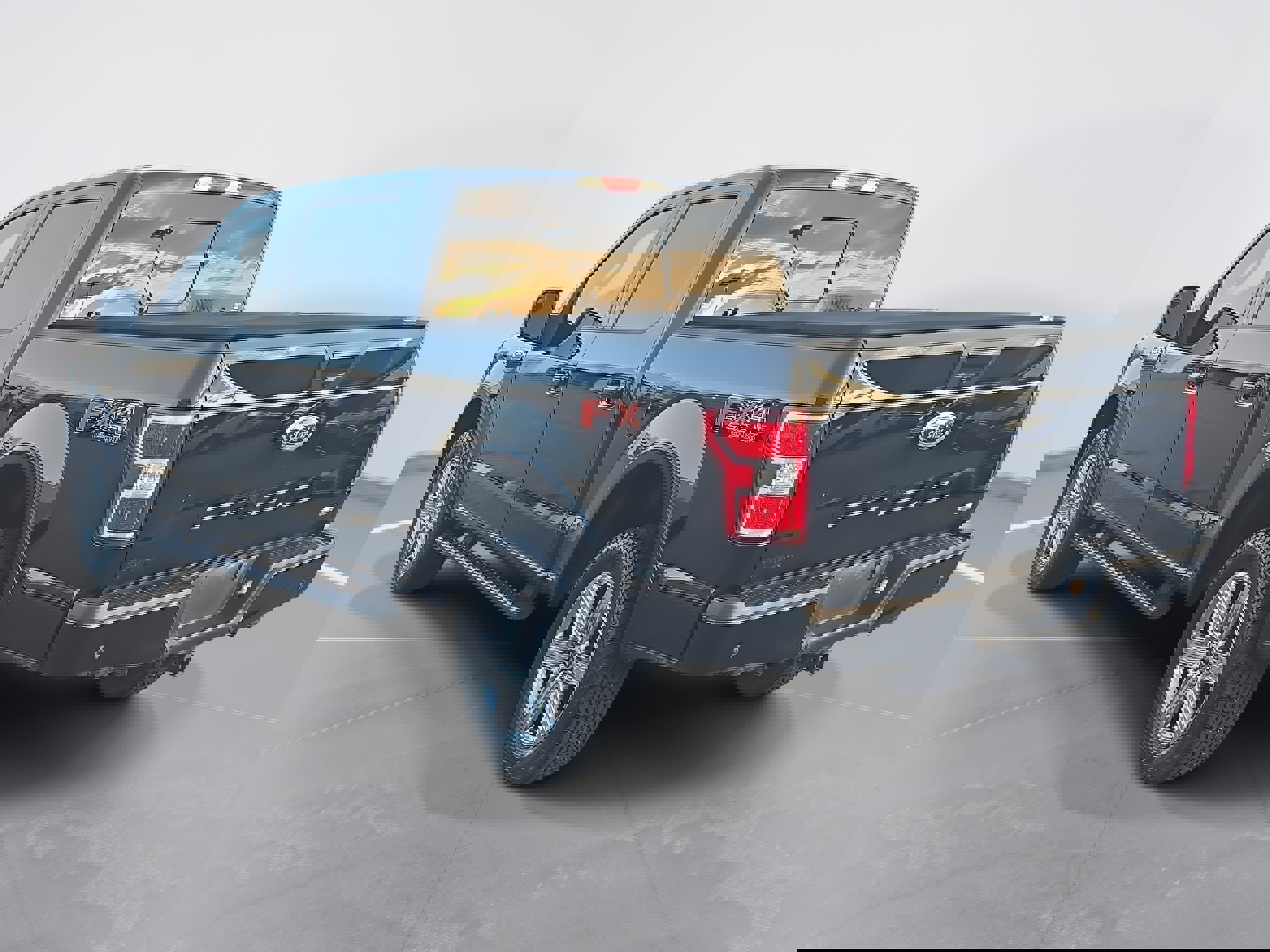 Used 2018 Ford F150 XLT w/ Equipment Group 302A Luxury image 8