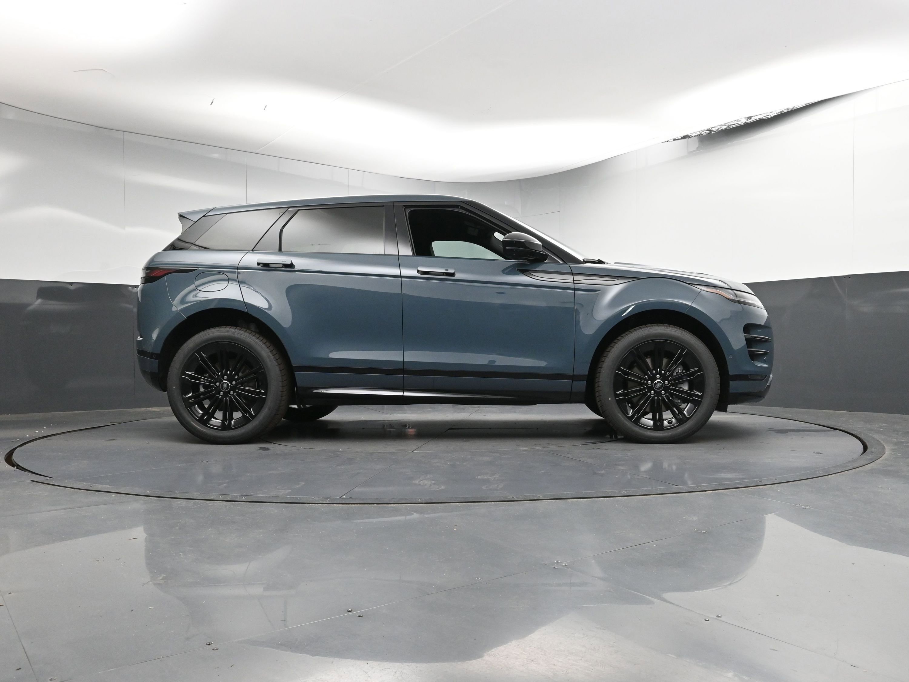 New 2026 Land Rover Range Rover Evoque Dynamic SE image 28