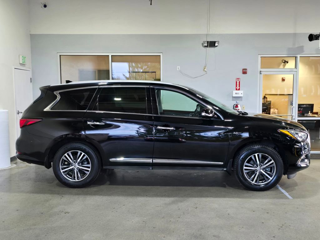 Used 2019 INFINITI QX60 Luxe w/ Essential Package image 4
