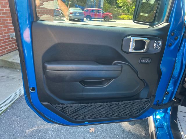 Used 2024 Jeep Wrangler Unlimited image 16