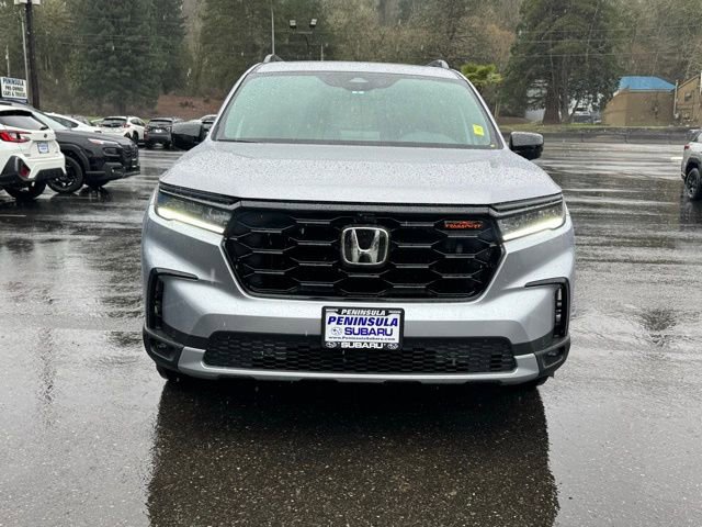 Used 2025 Honda Pilot TrailSport image 3