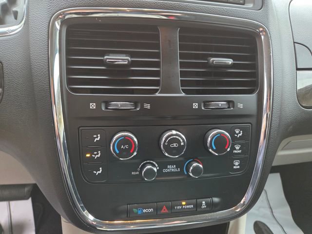 Used 2016 Dodge Grand Caravan SXT w/ Rear Park Assist Package FWD image 30