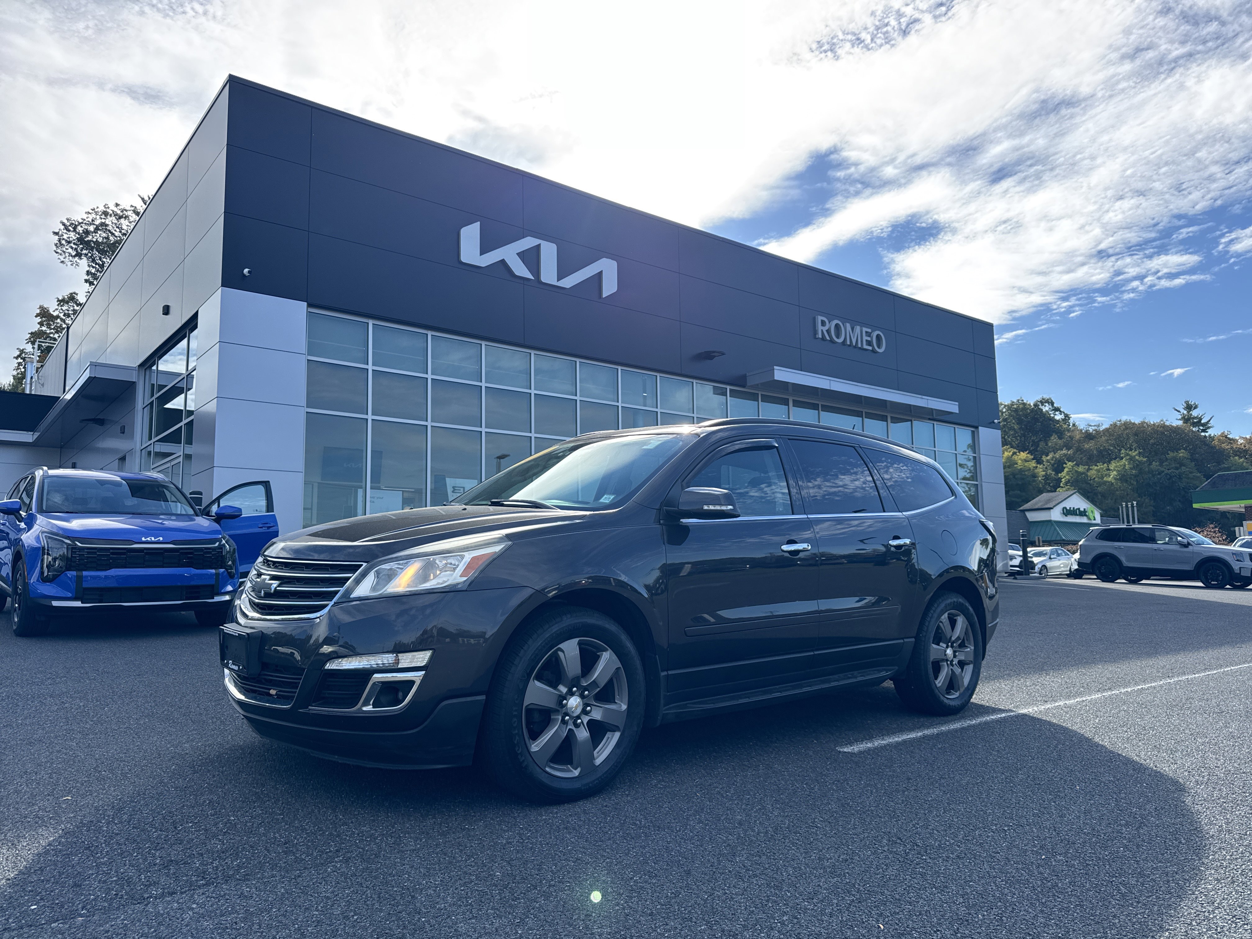 Used 2017 Chevrolet Traverse LT