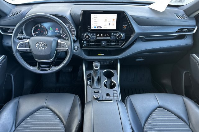 Used 2023 Toyota Highlander XSE AWD/4WD image 17