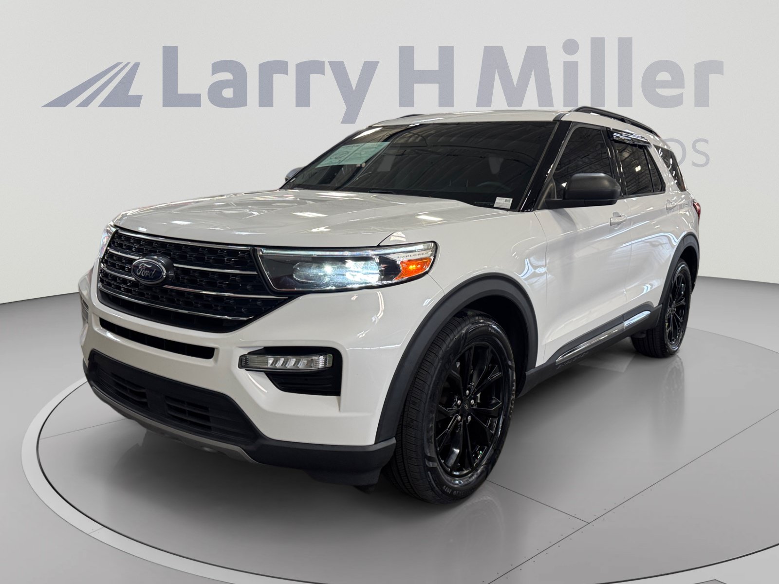 Used 2023 Ford Explorer XLT w/ Equipment Group 202A RWD image 1