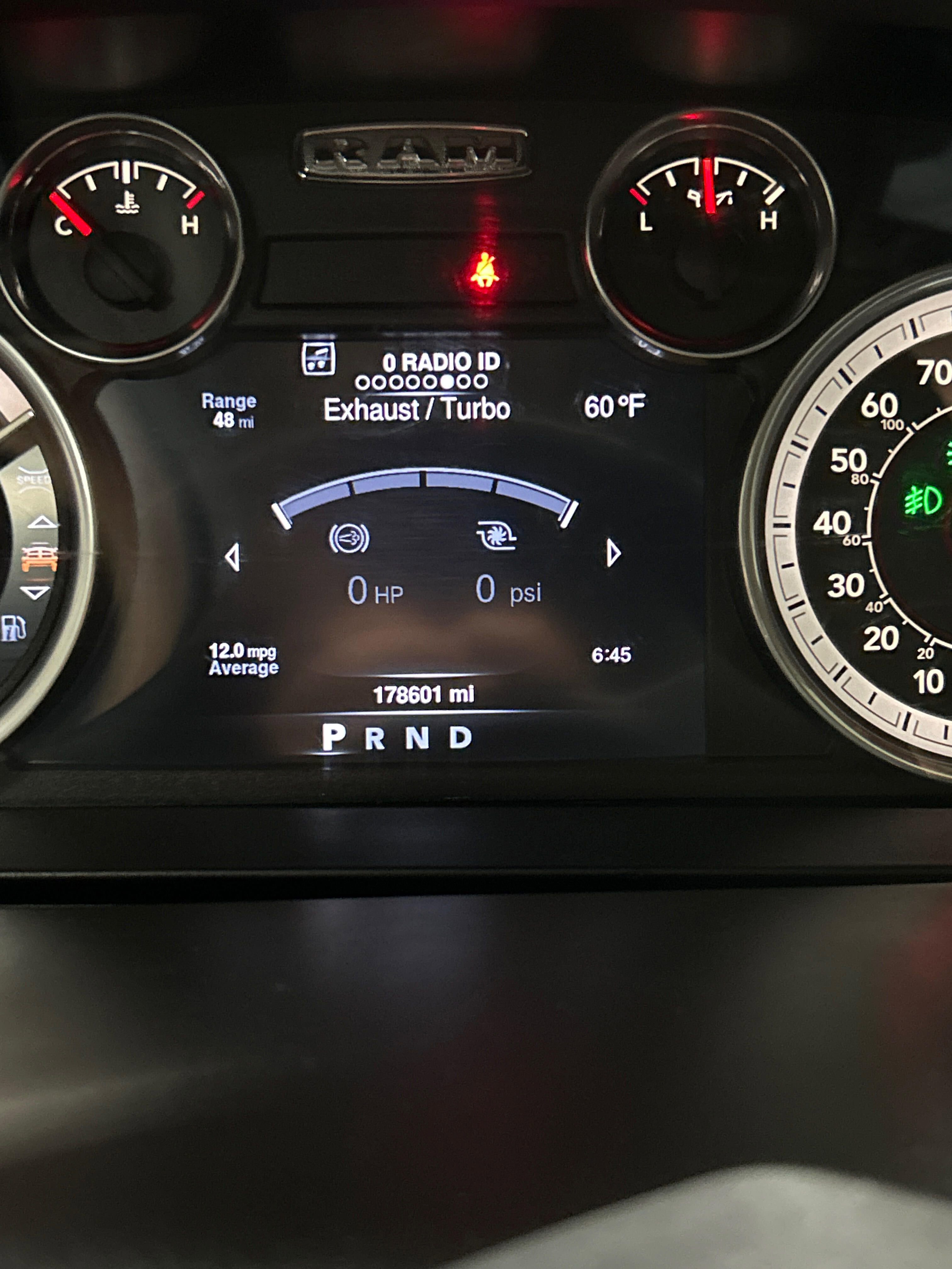 Used 2016 RAM 3500 Laramie w/ Convenience Group AWD/4WD image 18