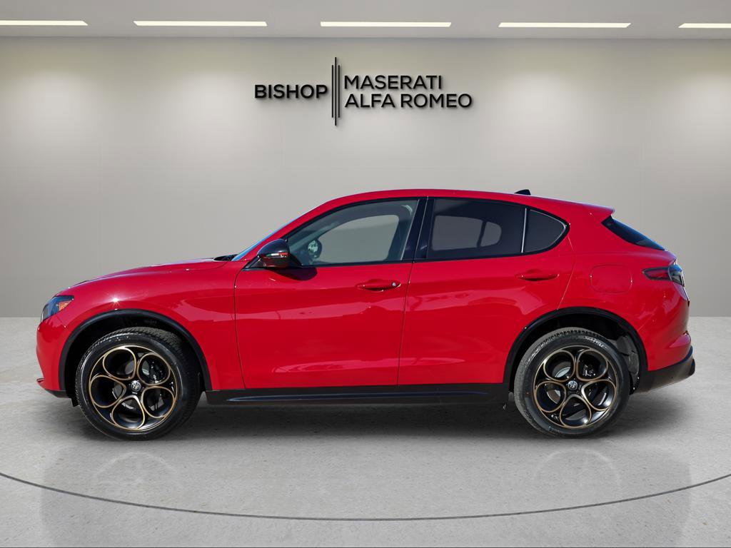 New 2025 Alfa Romeo Stelvio Sprint image 4