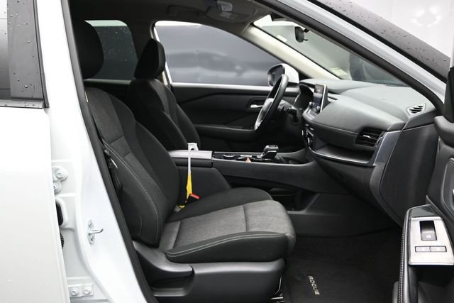Used 2025 Nissan Rogue SV AWD/4WD image 23