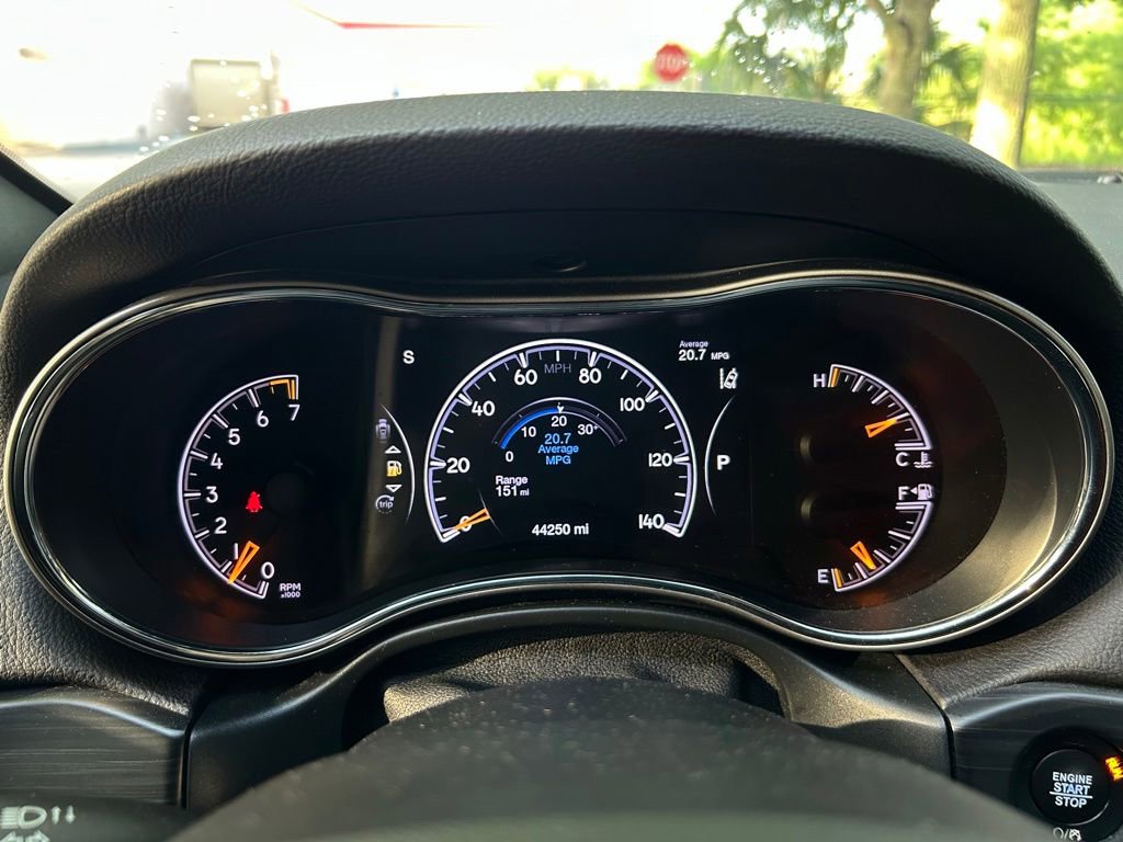 Used 2020 Jeep Grand Cherokee Altitude RWD image 23