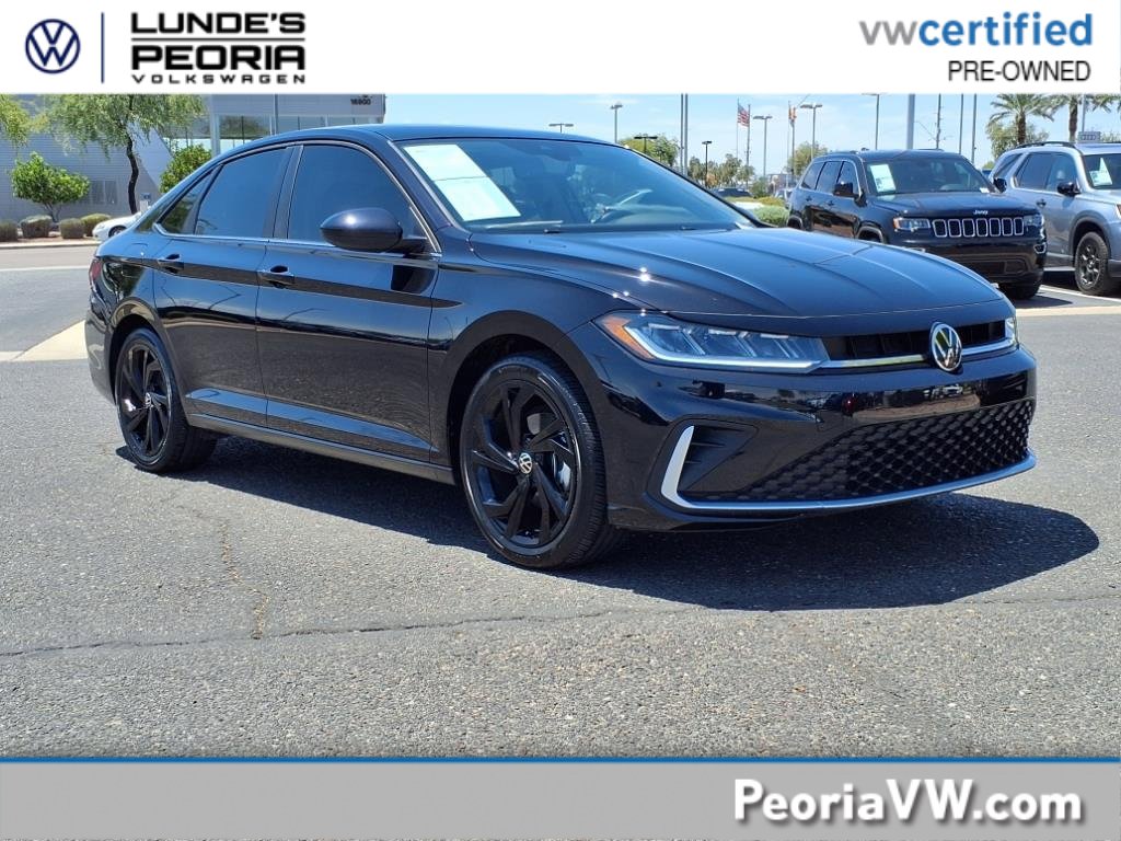 Certified 2025 Volkswagen Jetta SE w/ Sunroof Package