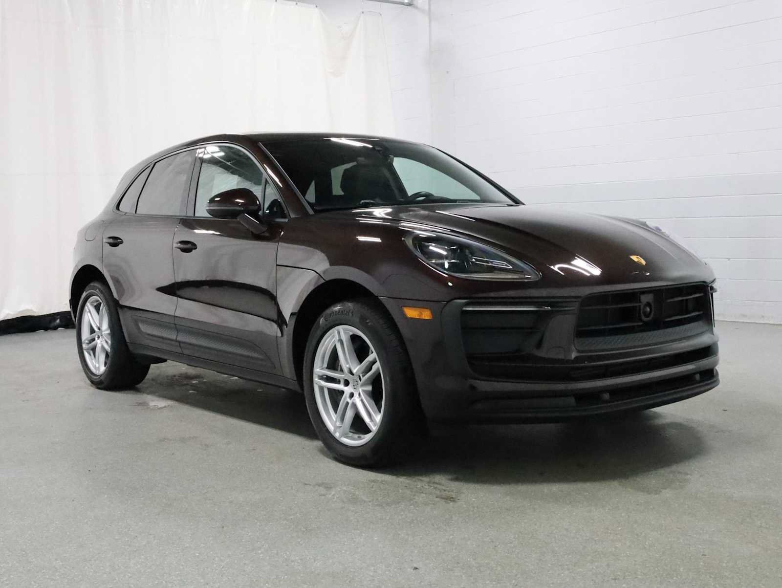 Certified 2023 Porsche Macan Turbo AWD/4WD image 13