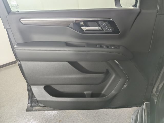 Used 2025 Chevrolet Tahoe LT AWD/4WD image 9