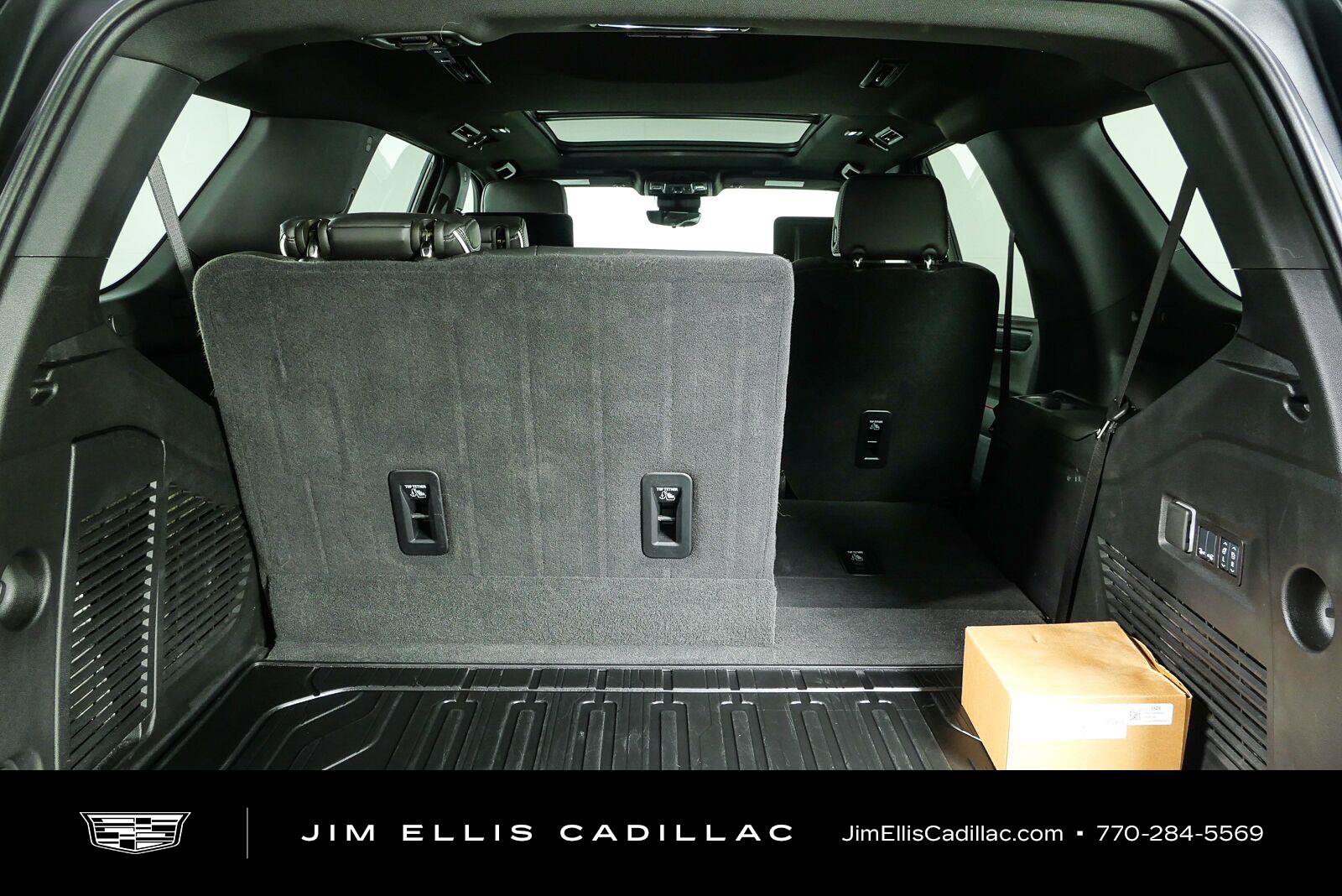 Used 2025 GMC Yukon AT4 Ultimate w/ LPO, Floor Liner Package AWD/4WD image 35