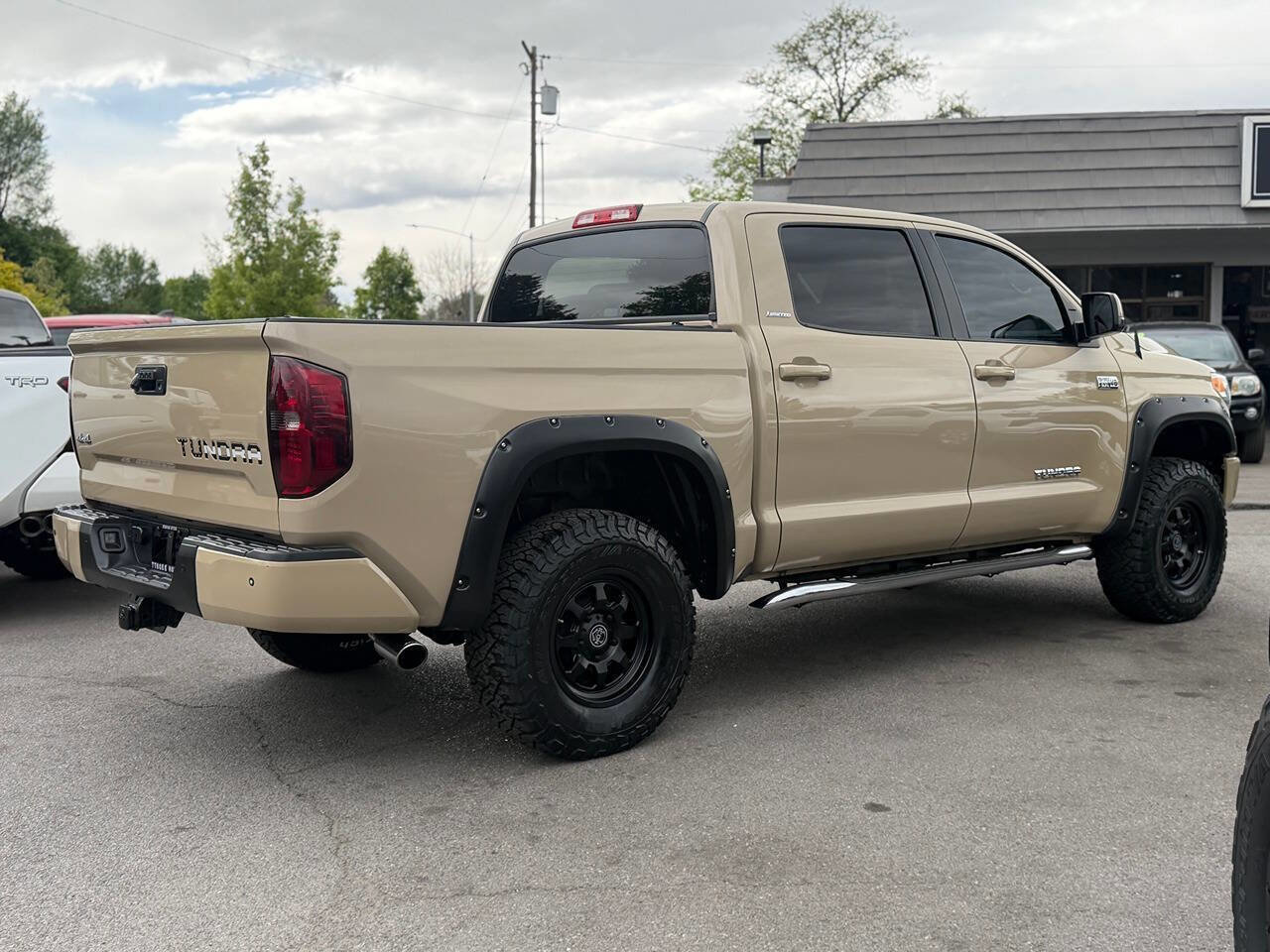 Used 2017 Toyota Tundra Limited w/ Limited Premium Package AWD/4WD image 22
