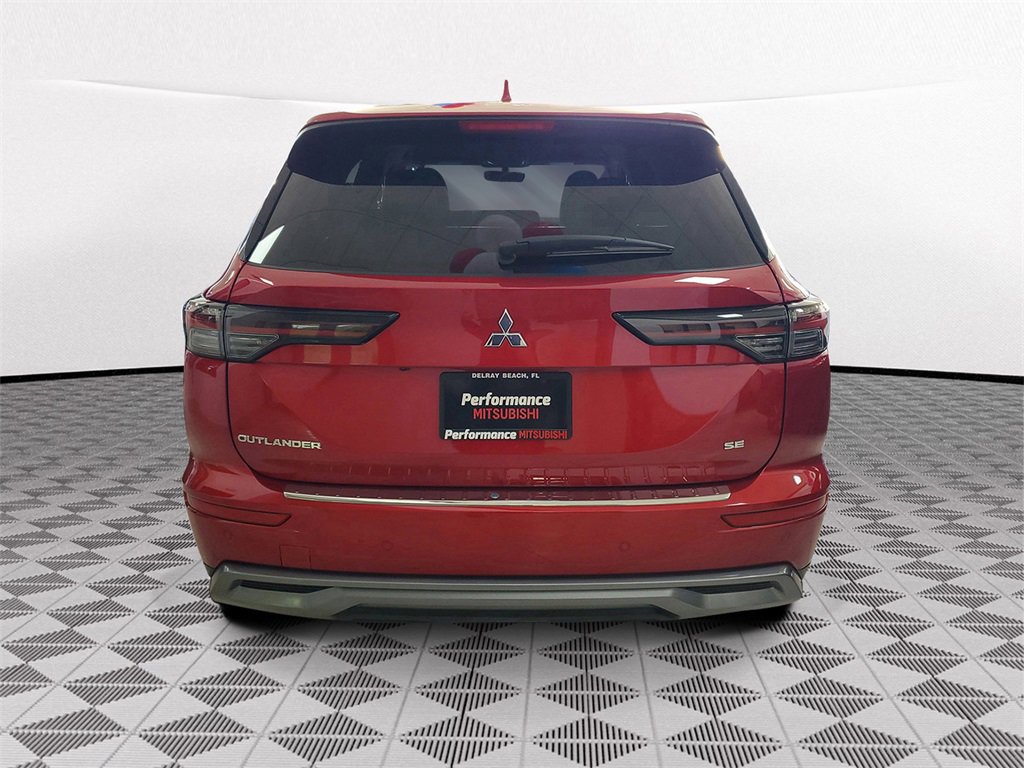 New 2025 Mitsubishi Outlander SE image 5