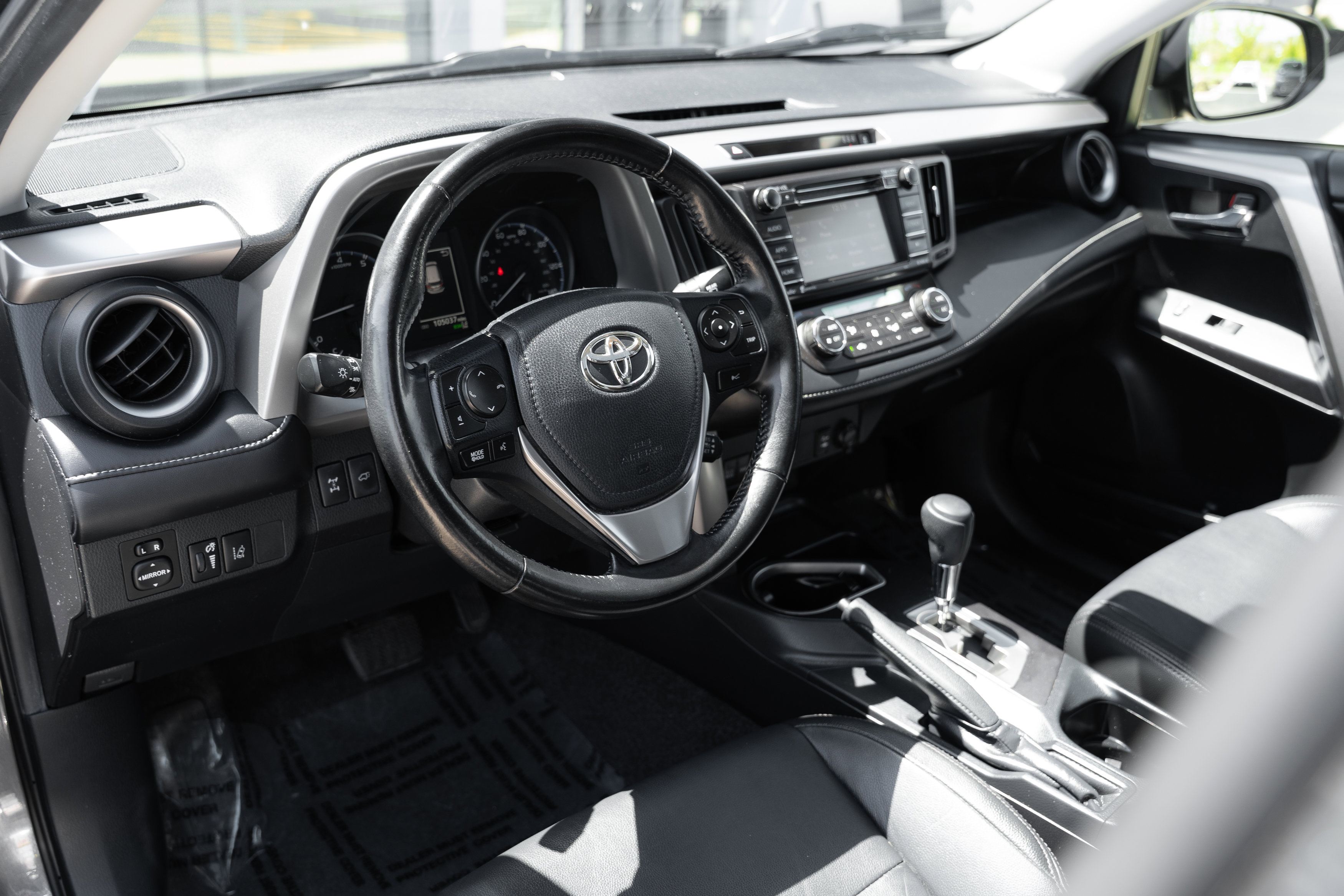 Used 2018 Toyota RAV4 XLE AWD/4WD image 9