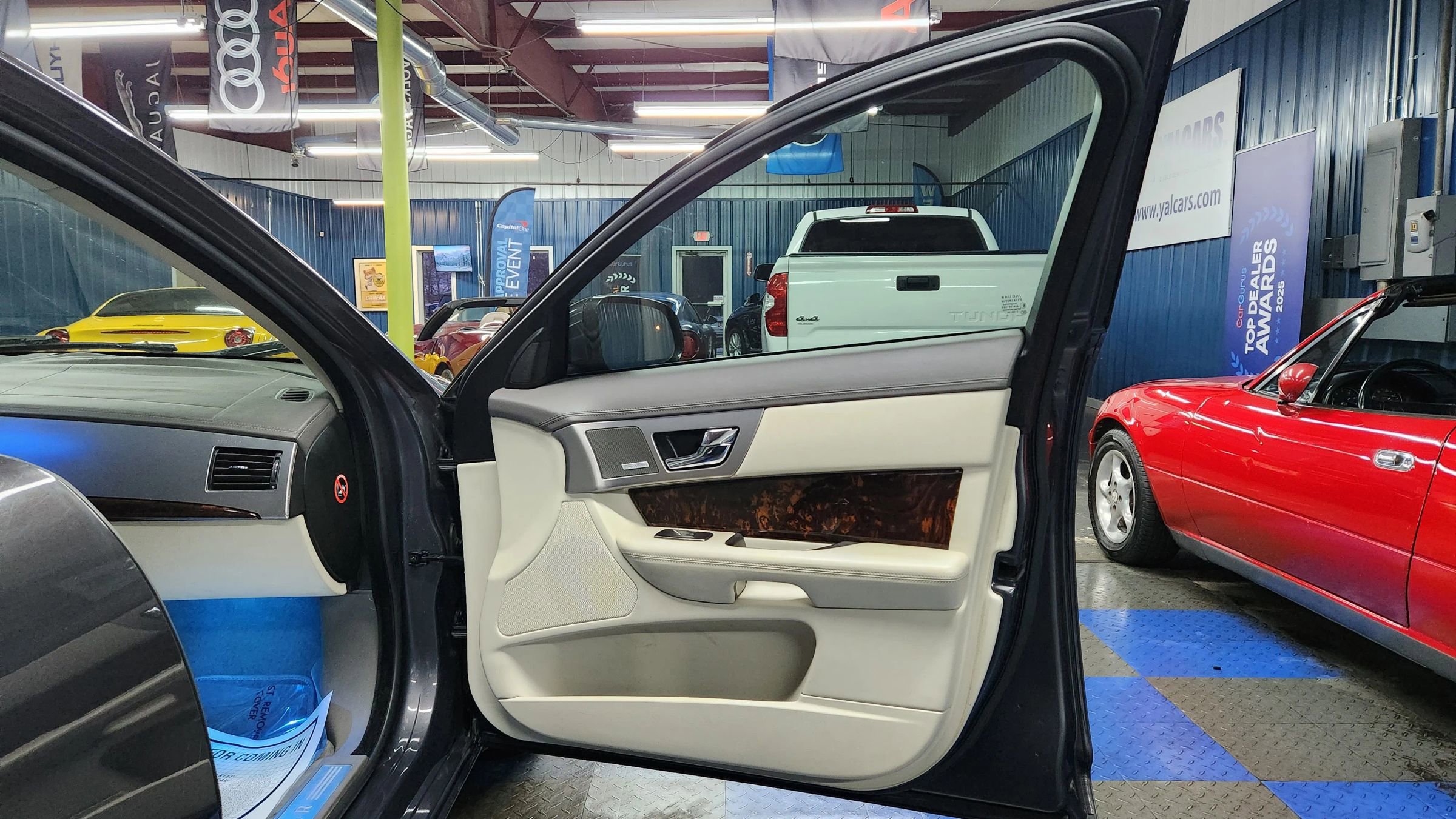 Used 2011 Jaguar XF Portfolio image 14