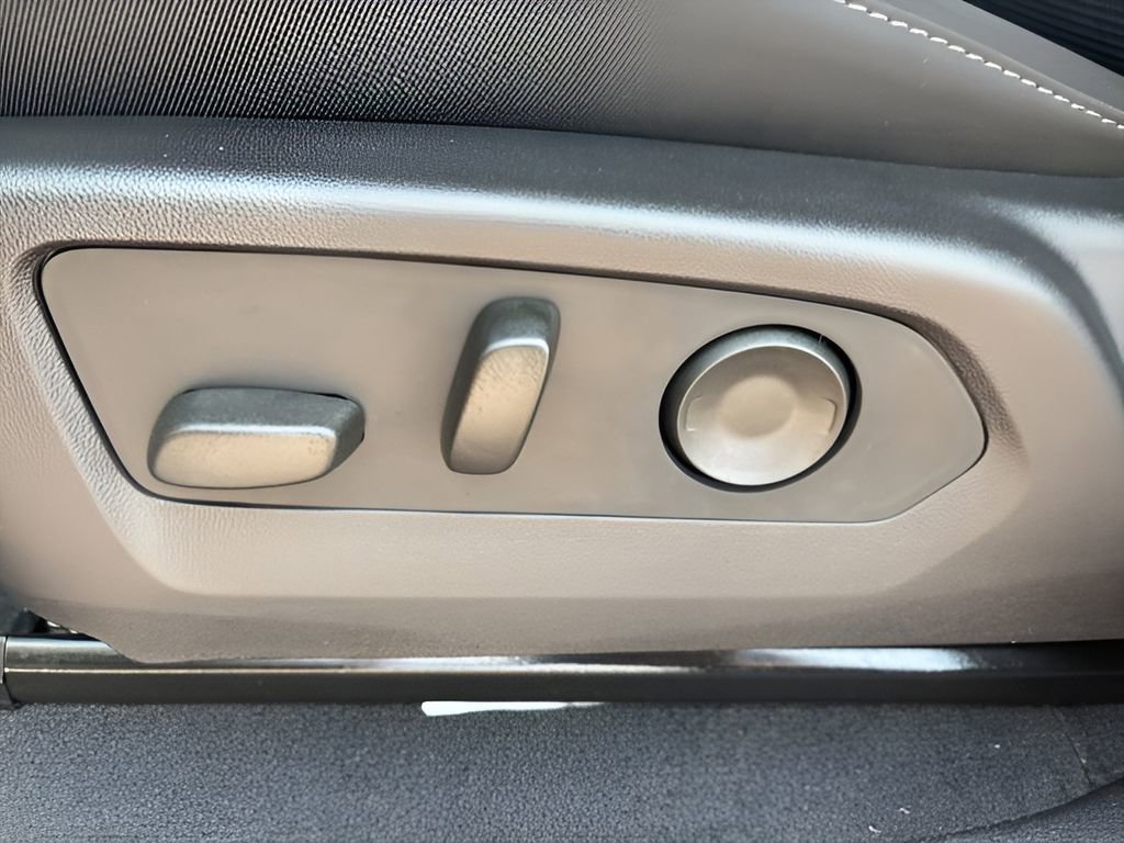 New 2025 GMC Canyon Elevation w/ Convenience Package image 35