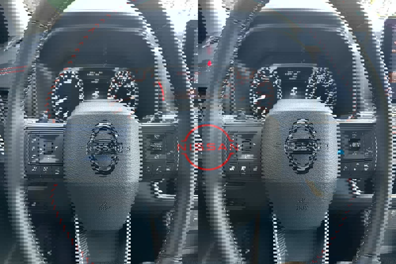 Used 2025 Nissan Rogue SV image 22