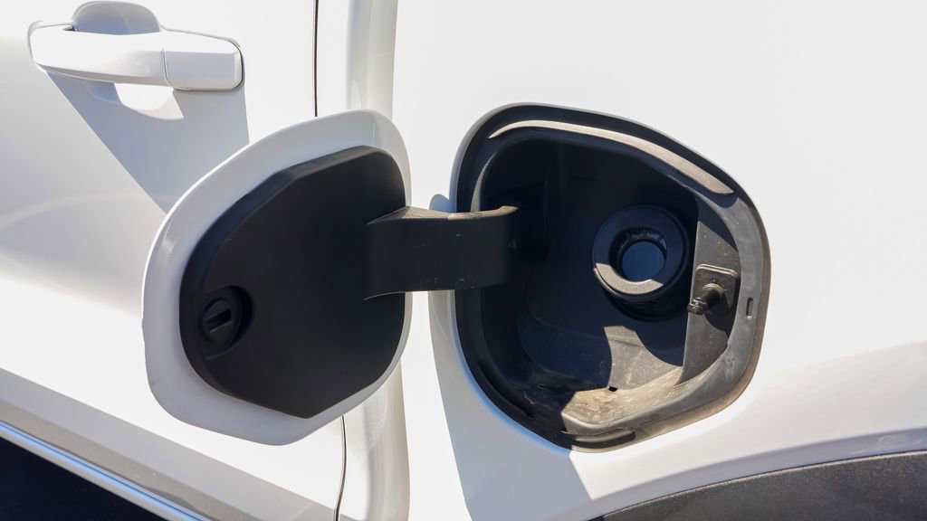 Used 2025 GMC Canyon Elevation image 12