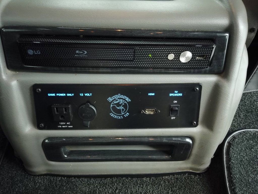 Used 2023 Chevrolet Express 2500 Extended image 44