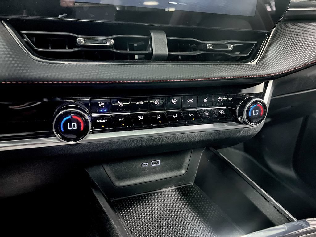 Used 2025 Chevrolet Equinox RS w/ Safety and Technology Package AWD/4WD image 37