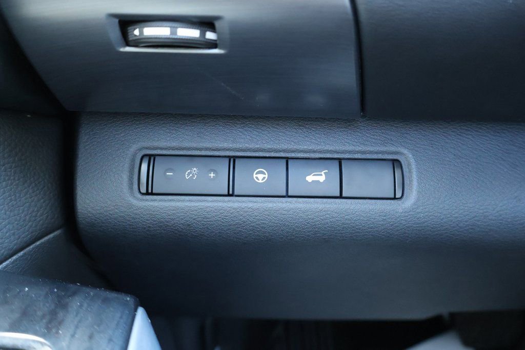 Used 2023 Nissan Pathfinder SL image 18