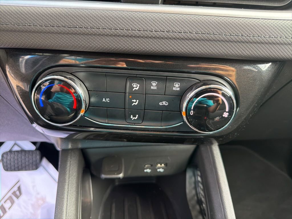 Certified 2025 Chevrolet TrailBlazer LT AWD/4WD image 24