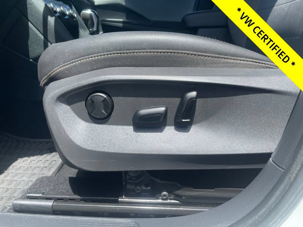 Certified 2023 Volkswagen Taos SE FWD image 17