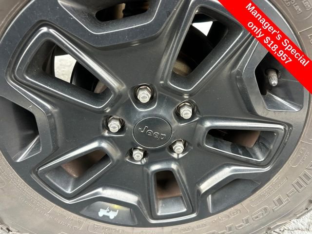 Used 2016 Jeep Wrangler Sahara image 20