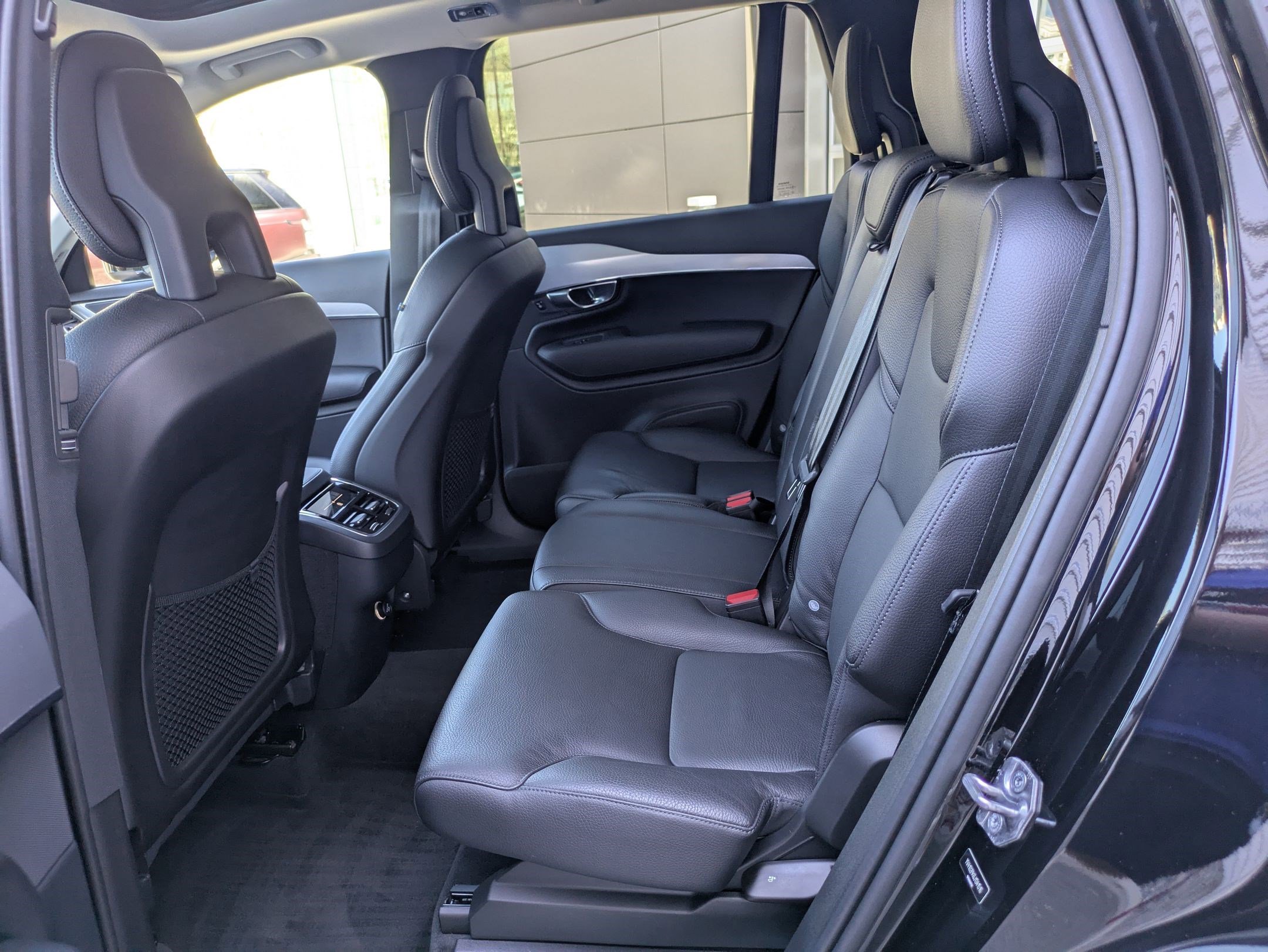 Used 2018 Volvo XC90 T5 Momentum w/ Convenience Package image 28