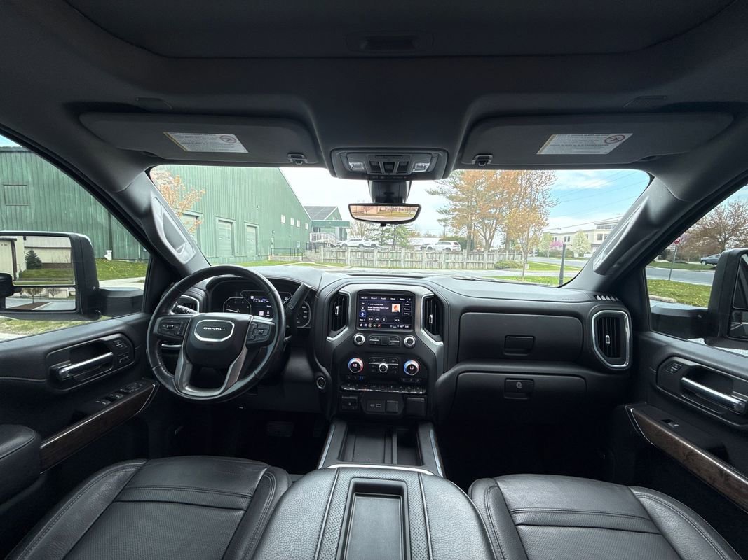 Used 2021 GMC Sierra 2500 Denali w/ Denali Black Diamond Edition AWD/4WD image 13