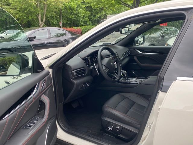Used 2024 Maserati Levante GT Ultima image 20