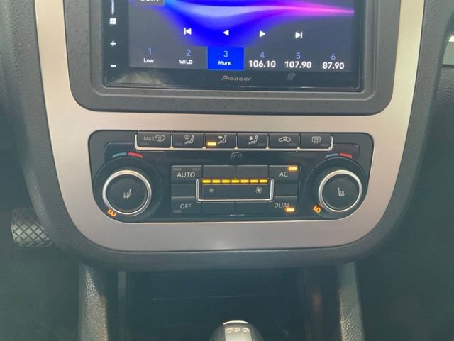 Used 2012 Volkswagen Eos Lux FWD image 2