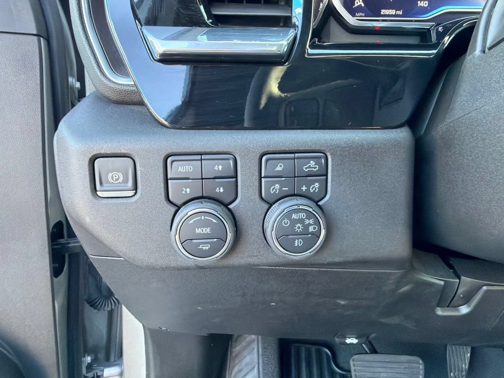 Used 2025 Chevrolet Silverado 3500 LTZ w/ LTZ Convenience Package AWD/4WD image 23