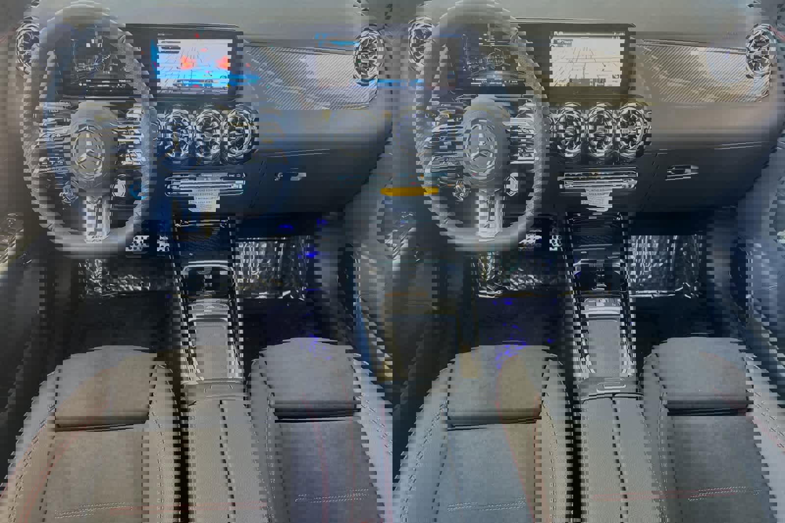 New 2025 Mercedes-Benz GLA 35 AMG 4MATIC image 9