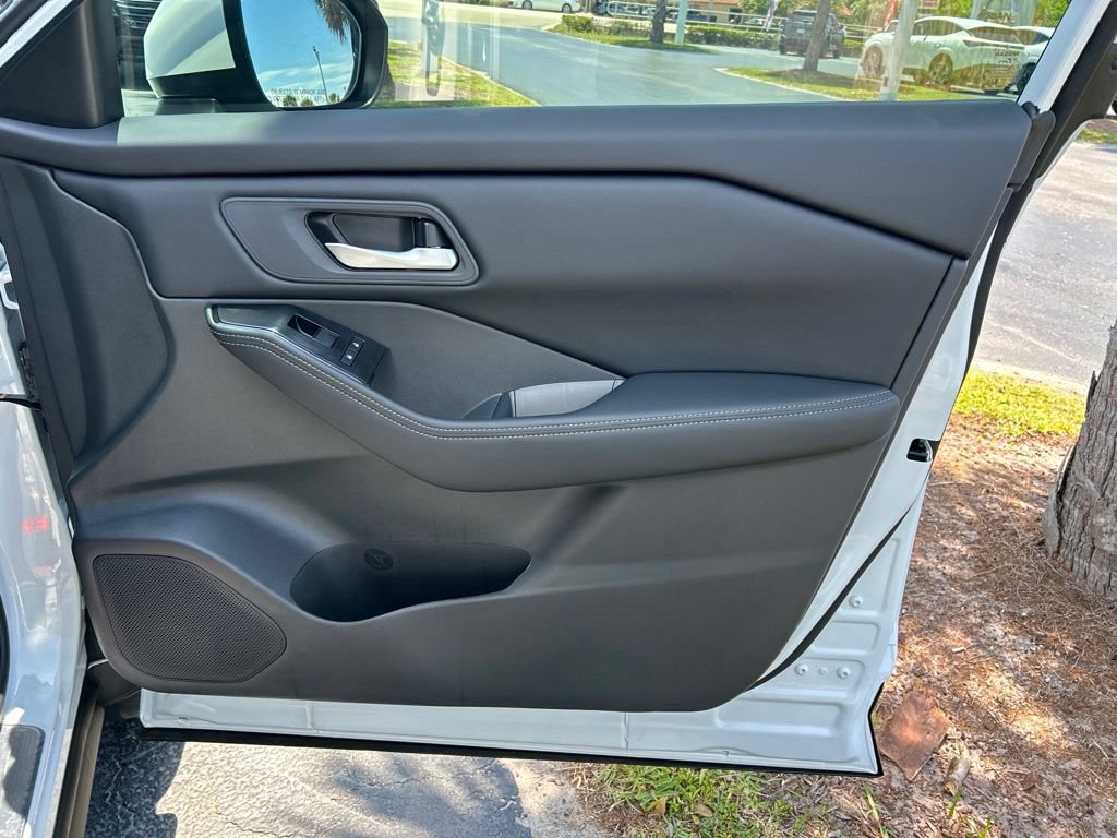 New 2026 Nissan Rogue SV AWD/4WD image 41