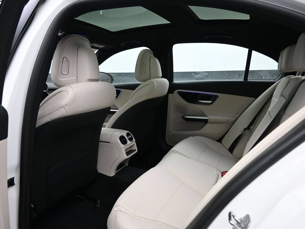 Used 2025 Mercedes-Benz C 300 4MATIC Sedan image 27