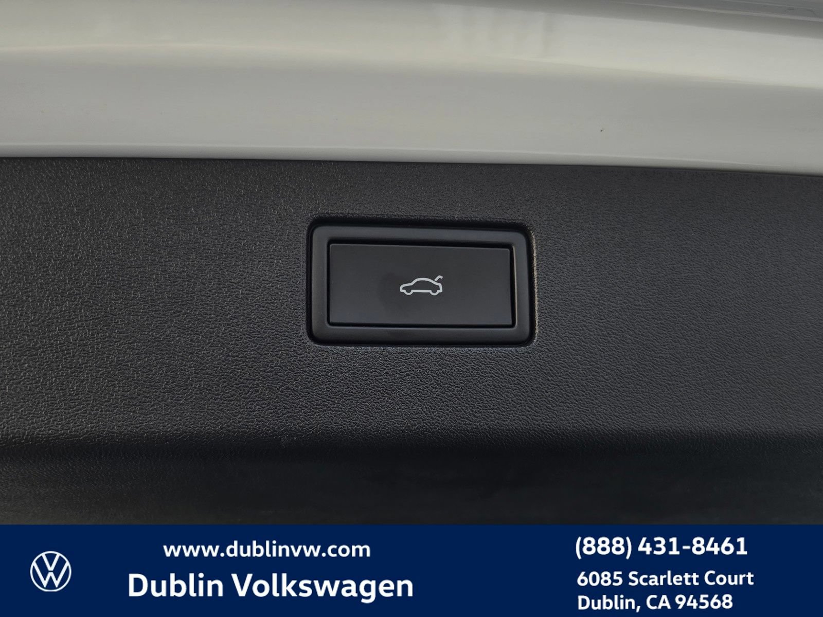 Certified 2026 Volkswagen Tiguan SE FWD image 25
