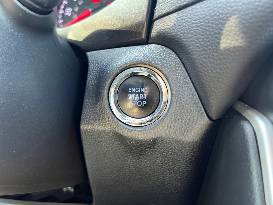 Used 2019 Toyota RAV4 XLE Premium image 24