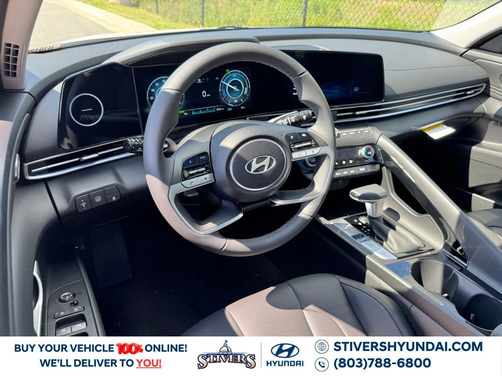 Certified 2025 Hyundai Elantra Limited image 2