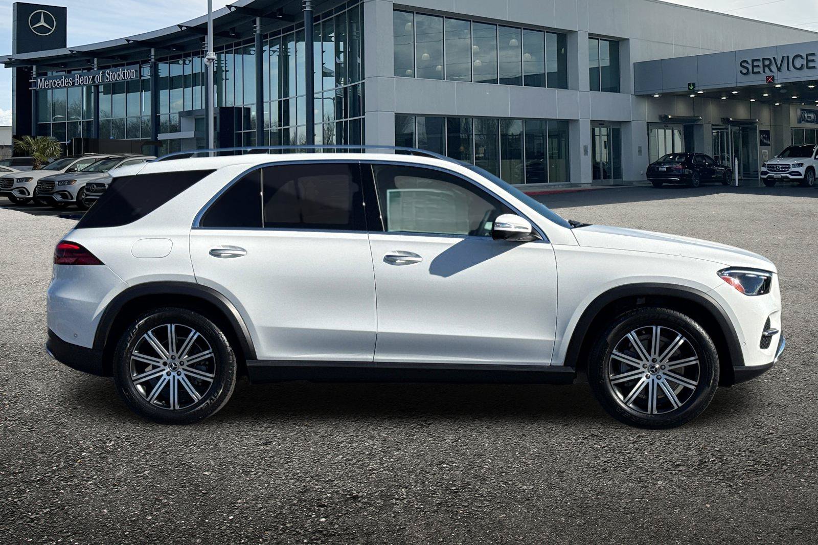 New 2026 Mercedes-Benz GLE 350 4MATIC image 3