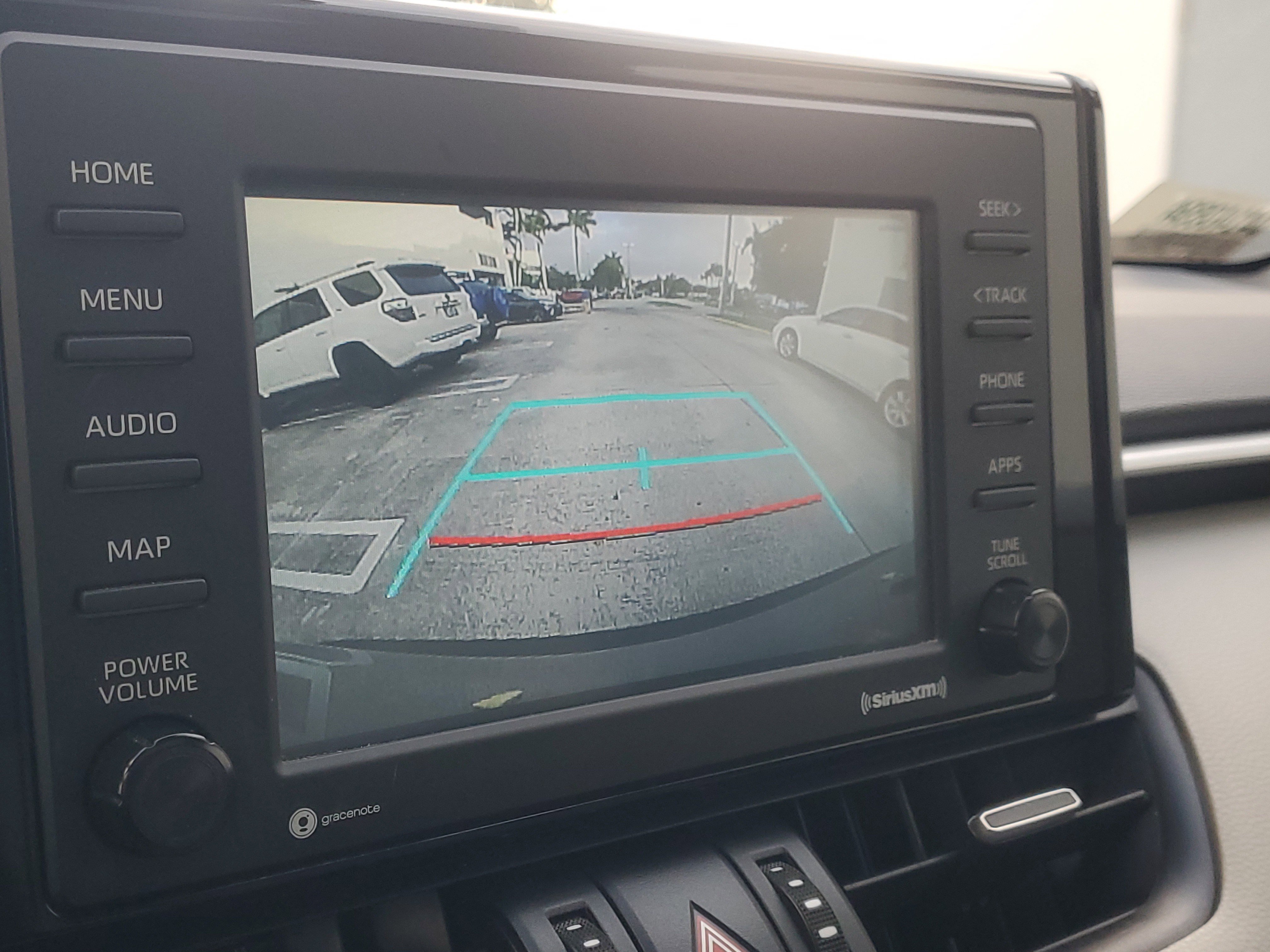 Used 2020 Toyota RAV4 XLE Premium image 28